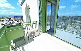 Flh - The Lake Home - Apt 33
